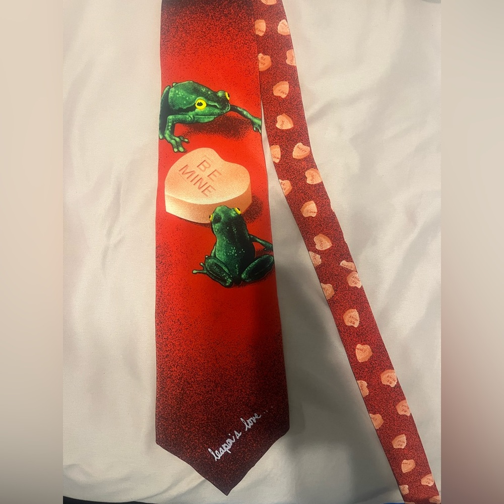 Leaper’s Love- Will Bullas Frog & Candy Valentines Tie